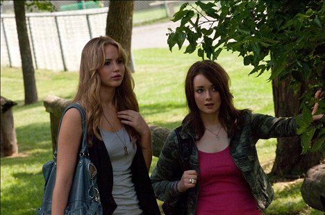 Jennifer Lawrence, Allie MacDonald - House at the End of the Street - Z filmu