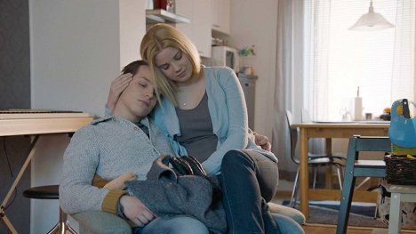 Valtteri Lehtinen, Roosa Hautala - Uusi päivä - De la película