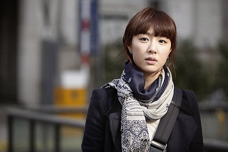 Ji-hye Seo - Soosanghan gogaekdeul - De la película