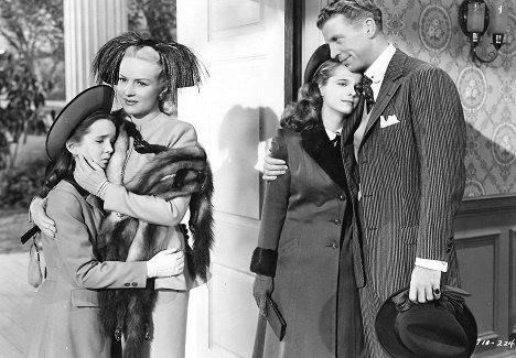 Connie Marshall, Betty Grable, Mona Freeman, Dan Dailey - Mother Wore Tights - Photos