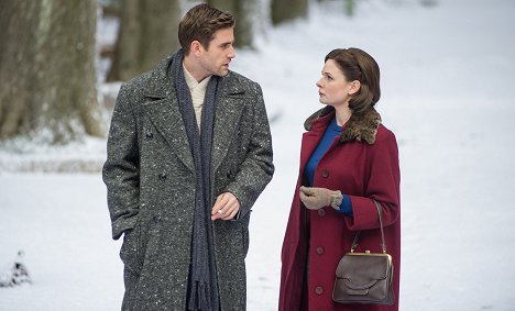 Oliver Jackson-Cohen, Rebecca Ferguson - Despite the Falling Snow - Z filmu