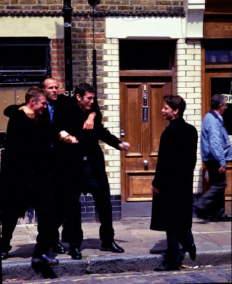 Jason Flemyng, Jason Statham, Nick Moran, Dexter Fletcher - Lock, Stock and Two Smoking Barrels - Photos