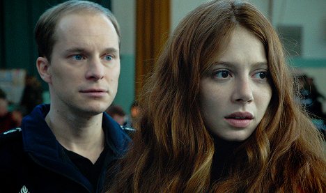 Guillaume Marquet, Jenna Thiam - Les Revenants - Milan - De la película