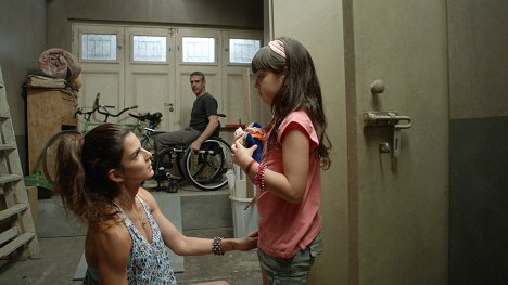 Clara Lago, Leonardo Sbaraglia, Uma Salduende - Al final del túnel - Filmfotos