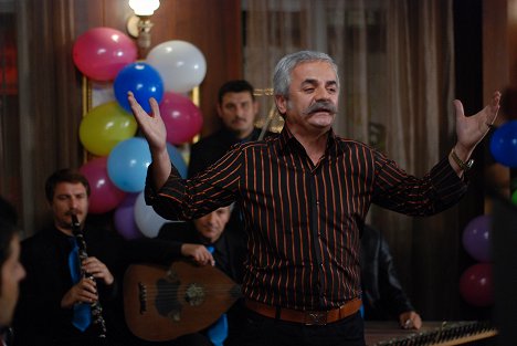Yaşar Akın - Umut - De la película