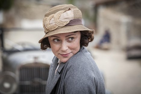 Keeley Hawes - The Durrells - Episode 1 - Photos