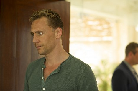 Tom Hiddleston - The Night Manager - Episode 3 - Van film