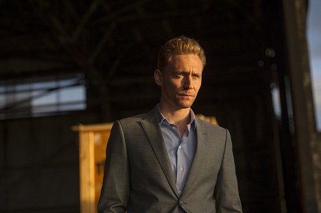 Tom Hiddleston - The Night Manager - Episode 5 - Van film