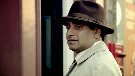 Sanjeev Bhaskar - Indický lékař - Z filmu