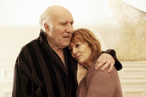 Michel Piccoli, Mylène Demongeot - Beneath the Rooftops of Paris - Photos