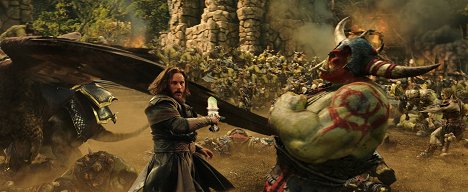 Travis Fimmel - Warcraft: První střet - Z filmu