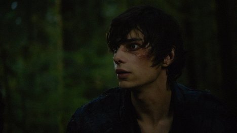 Devon Bostick - The 100 - His Sister's Keeper - Photos