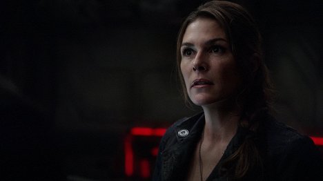 Paige Turco - The 100 - Contents Under Pressure - Photos