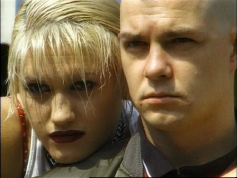 Gwen Stefani, Adrian Young - No Doubt - Oi To The World - Z filmu