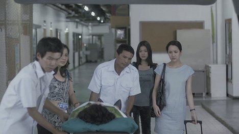 Apinya Sakuljaroensuk, Akamsiri Suwannasuk - Padang Besar - De la película
