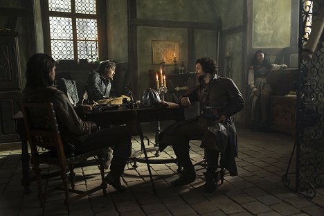 Tom Burke, Santiago Cabrera - Los mosqueteros - The Hunger - De la película