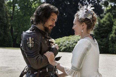 Santiago Cabrera, Alexandra Dowling - The Musketeers - The Queen's Diamonds - Photos
