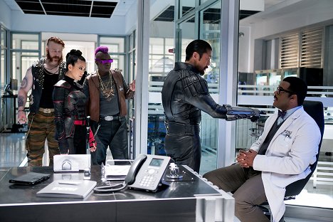 Brittany Ishibashi, Gary Anthony Williams, Brian Tee, Tyler Perry - Teenage Mutant Ninja Turtles 2: Out Of The Shadows - Filmfotos