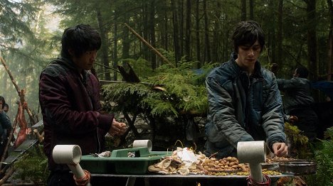 Christopher Larkin, Devon Bostick - The 100 - Day Trip - Kuvat elokuvasta