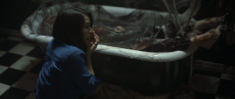 Denise Yuen - Bite - De la película