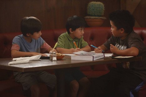 Forrest Wheeler, Ian Chen, Hudson Yang - Huangovi v Americe - Home Sweet Home-School - Z filmu
