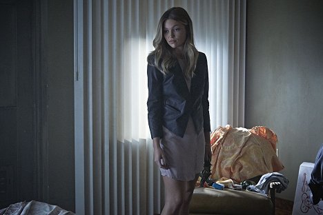 Lili Simmons - Banshee - Small Town. Big Secrets. - Something Out of the Bible - Photos