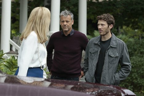 Rupert Graves, Zach Gilford - The Family - All You See Is Dark - Filmfotos
