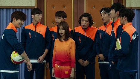 Jae-rim Song, Tae-hwan Lee, Seung-eon Hwang - Doogeundoogeun seupaikeu - De la película