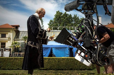 Charles Dance - The Mystery of the Dragon Seal - Tournage