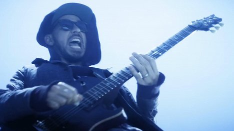 Mike Shinoda - Linkin Park: Final Masquerade - Van film