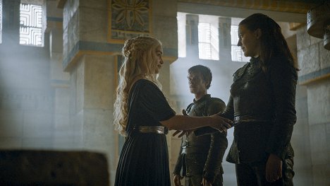 Emilia Clarke, Alfie Allen, Gemma Whelan - Game of Thrones - Battle of the Bastards - Photos