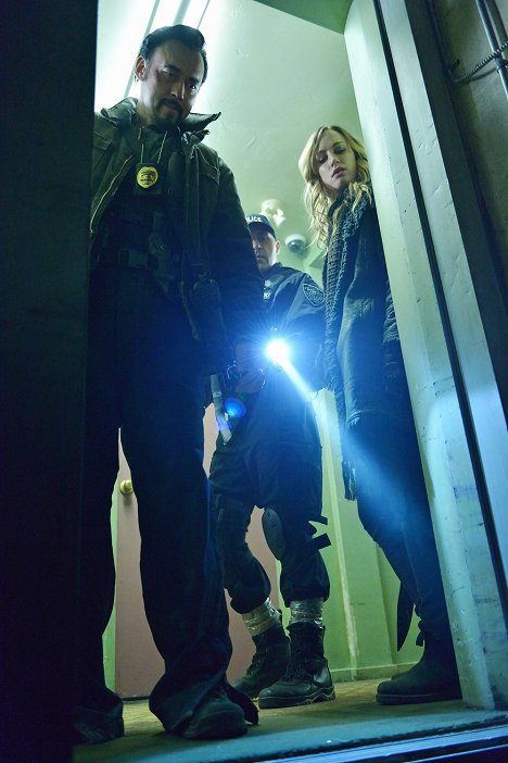 Kevin Durand, Ruta Gedmintas - The Strain - Quick and Painless - Photos