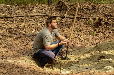 Mike Vogel - Under the Dome - Revelation - Photos