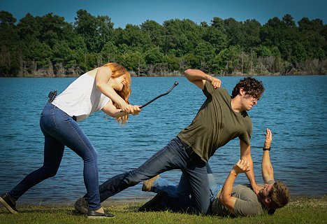 Rachelle Lefevre, Alexander Koch, Mike Vogel - Pod kupolí - Úsvit nového světa - Z filmu