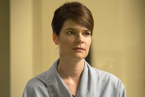 Betsy Brandt - Masters of Sex - Story of My Life - Photos