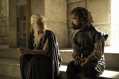 Emilia Clarke, Peter Dinklage - Game of Thrones - The Winds of Winter - Photos