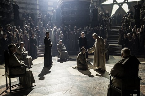 Eugene Simon, Finn Jones, Jonathan Pryce - Game Of Thrones - Die Winde des Winters - Filmfotos
