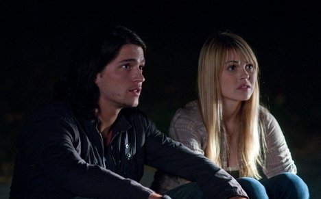 Thomas McDonell, Aimee Teegarden - Prom - De la película