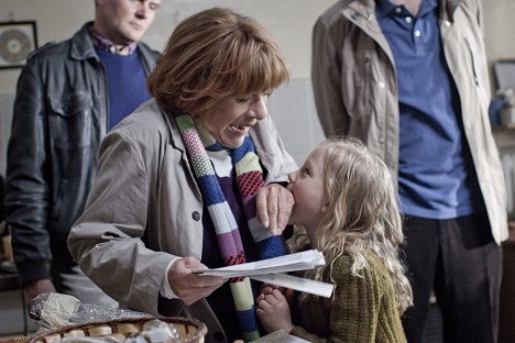 Devid Striesow, Hannelore Hoger, Jette Jungjohann - Bella Block - Hundskinder - Van film