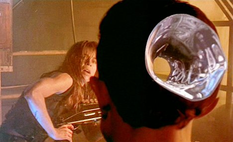 Linda Hamilton - Terminator 2: Judgment Day - Photos