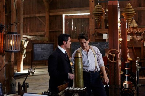 Yannick Bisson, Peter Stebbings - Murdoch Mysteries - 24 Hours Til Doomsday - Do filme