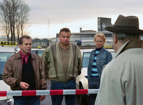 Reinhold Ohngemach, Hilmar Eichhorn, Carola Schwelien, Dietz-Werner Steck - Tatort - Bienzle und der Taximord - Filmfotos