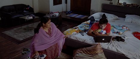 Supriya Pathak Kapur, Ranbir Kapoor - Wake Up Sid - Van film