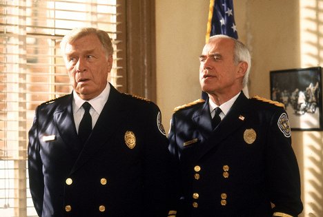 George Gaynes, George R. Robertson - Police Academy 6: City Under Siege - Photos