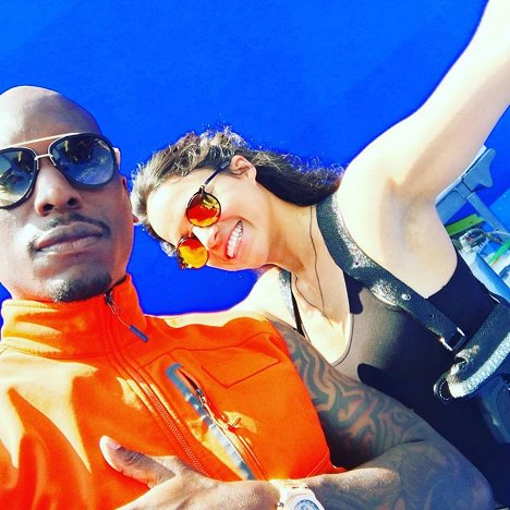 Tyrese Gibson, Michelle Rodriguez - Fast & Furious 8 - Tournage