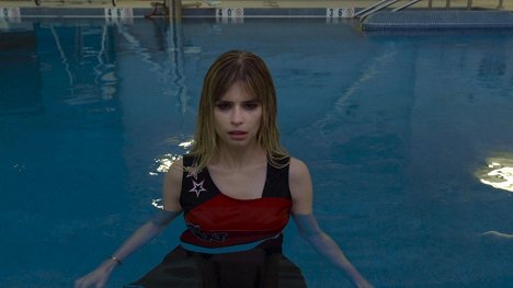 Carlson Young - Pânico: A Série de TV - Madrugada dos mortos - De filmes