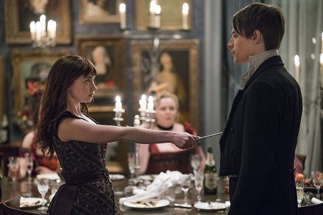 Jessica Barden, Reeve Carney - Penny Dreadful - Perpetual Night - Van film