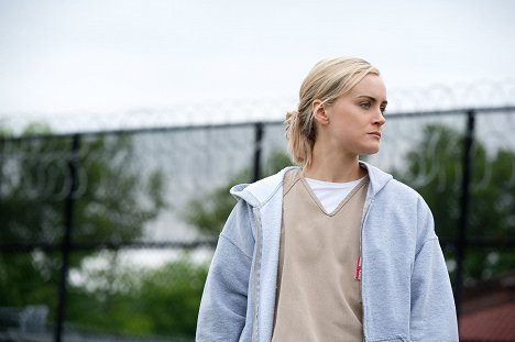 Taylor Schilling - Orange Is the New Black - Mother's Day - Photos