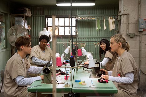 Ruby Rose, Adrienne C. Moore, Jackie Cruz, Taylor Schilling - Orange Is the New Black - Tongue-Tied - Photos