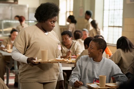 Danielle Brooks, Samira Wiley - Orange Is the New Black - A Tittin' and a Hairin' - Photos